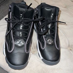 Nike Air Jordan Pro Strong Boys Black/White DC7909-002 Kids Size 2